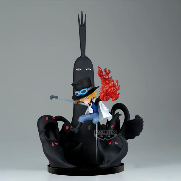 Profil latéral de la figurine Sabo & Five Elders montrant la finesse des traits sculptés