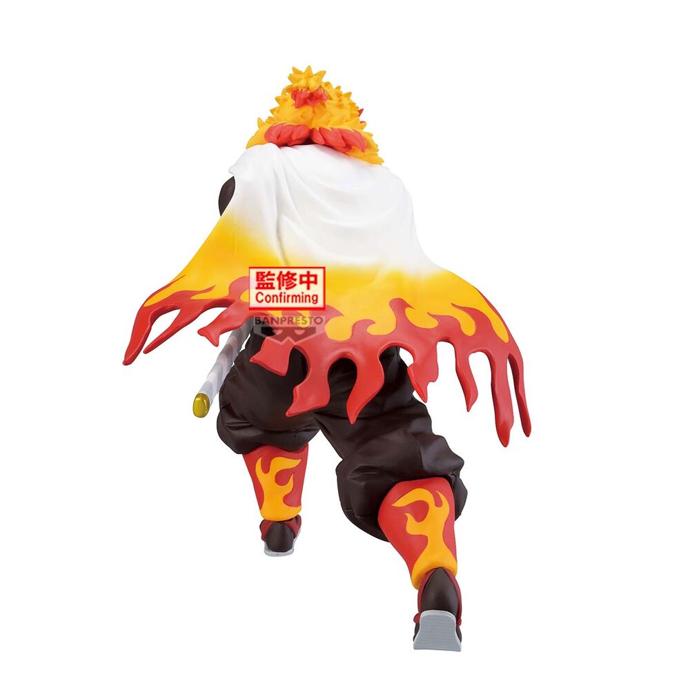 Vue latérale de la figurine Kyojuro Rengoku montrant les détails de son kimono et épée
