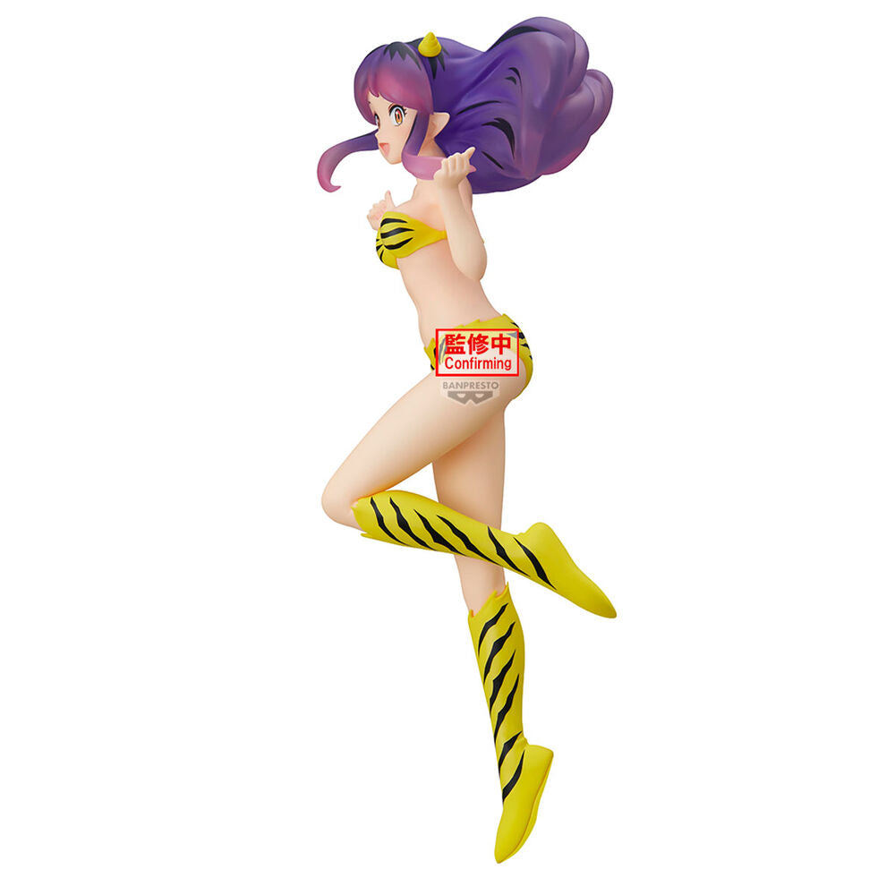 Figurine Lum ver.B Sparkle exposée sur socle avec éclairage mettant en valeur les paillettes