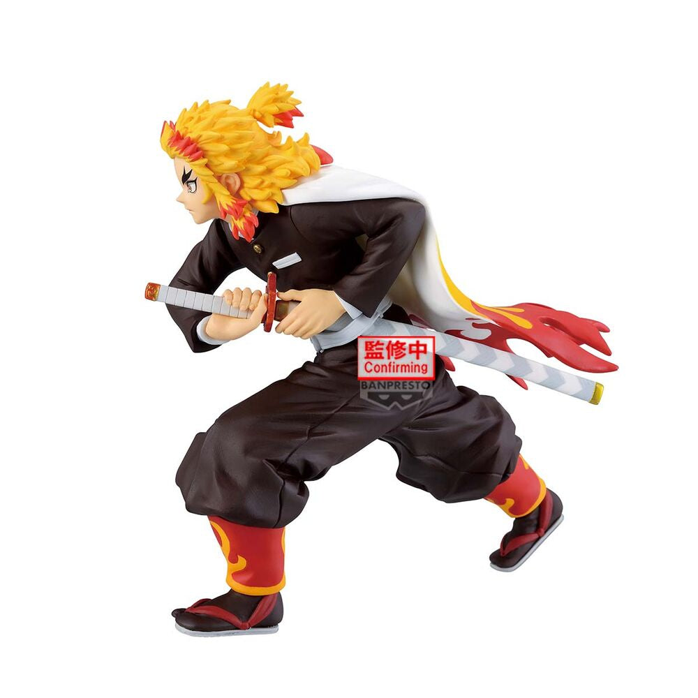 Présentation de la figurine Kyojuro Rengoku sur socle, idéale pour collectionneurs Demon Slayer