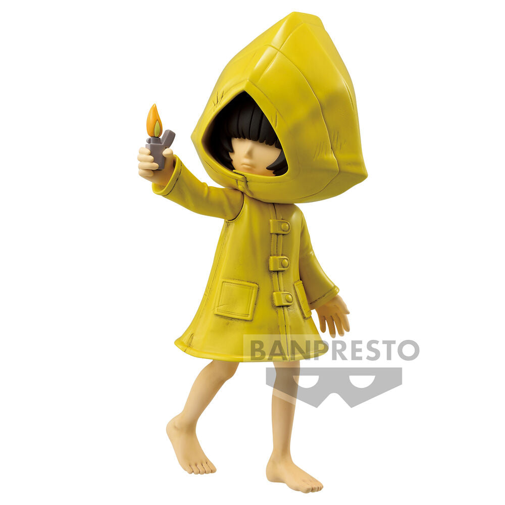 Vue arrière de la figurine Six Little Nightmares mettant en avant la cape jaune iconique