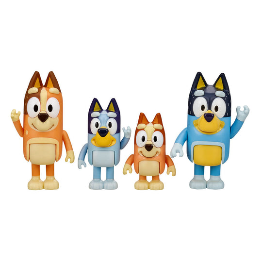 Ensemble complet des 4 figurines Bluey FAMOSA alignées sur fond blanc
