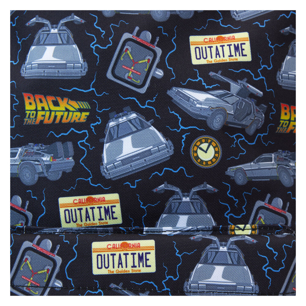 Compartiments intérieurs spacieux du sac à dos Loungefly Back to the Future pour une organisation facile
