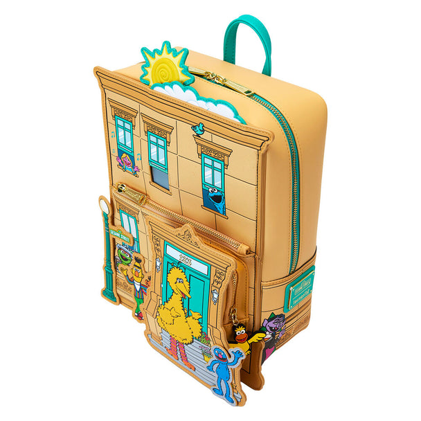 Côté du sac à dos Loungefly Sesame Street Corner montrant la sangle ajustable en cuir vegan noir