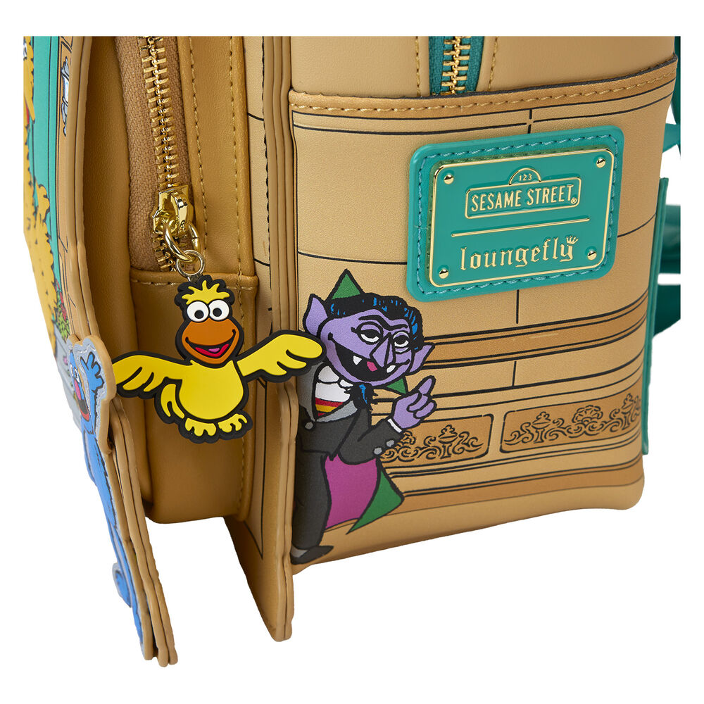 Intérieur du sac à dos Loungefly Sesame Street Corner montrant la doublure assortie imprimée