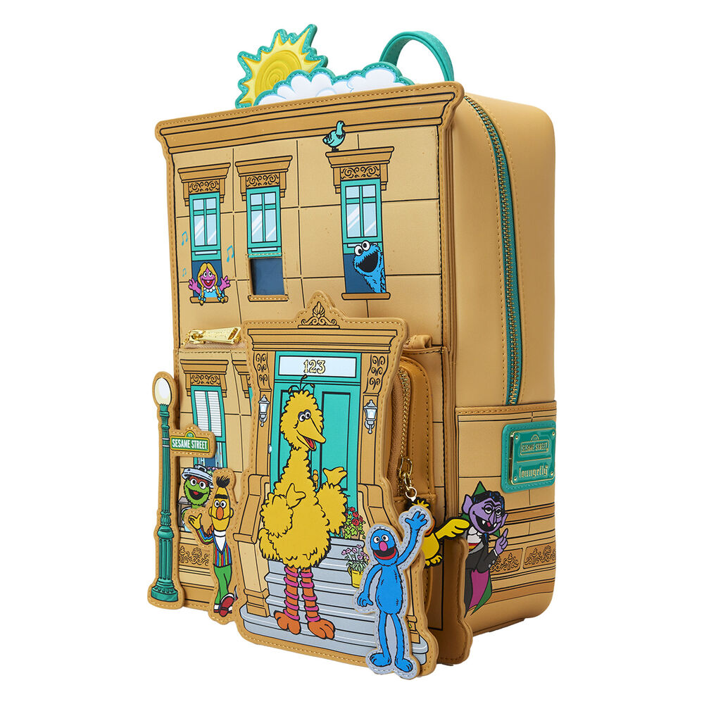 Présentation du sac à dos Loungefly Sesame Street Corner posé sur fond blanc pour mise en valeur