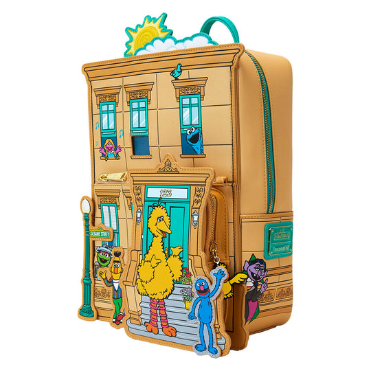 Présentation du sac à dos Loungefly Sesame Street Corner posé sur fond blanc pour mise en valeur