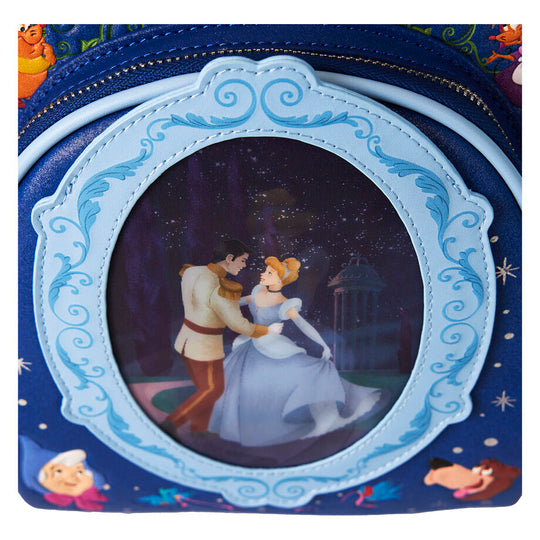 Détails embossés et appliqués argentés sur le sac à dos Loungefly Cendrillon édition anniversaire