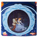 Détails embossés et appliqués argentés sur le sac à dos Loungefly Cendrillon édition anniversaire