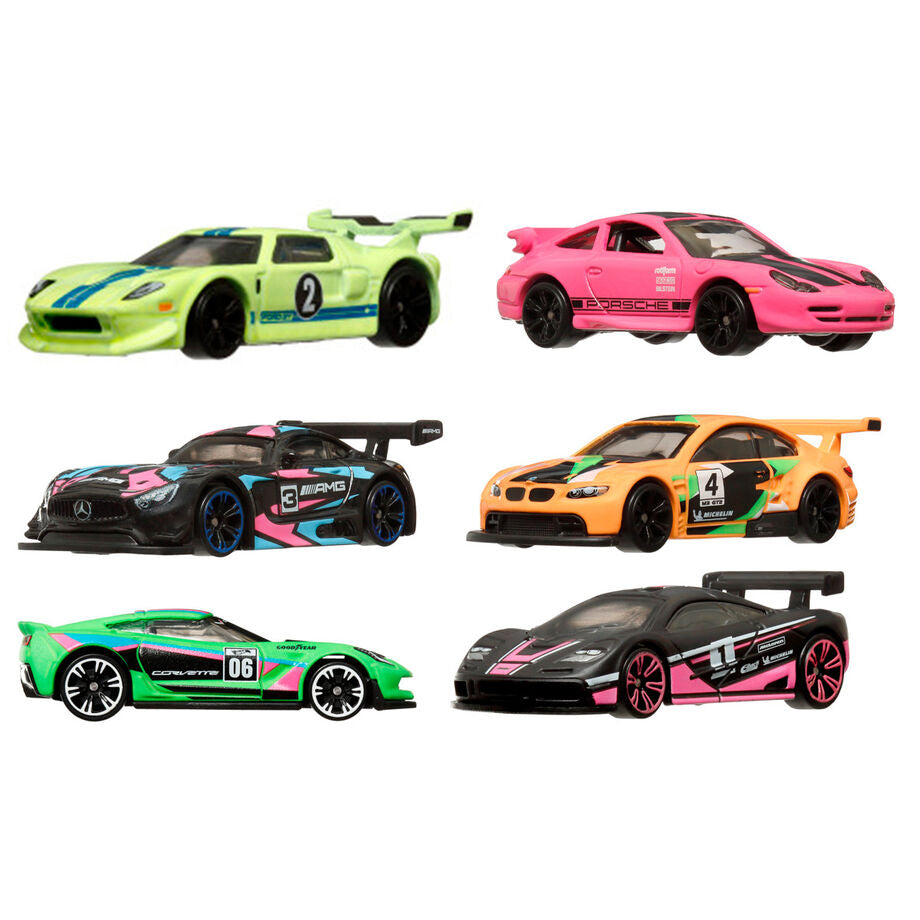 Voiture Hot Wheels néon rouge avec détails lumineux sur fond blanc