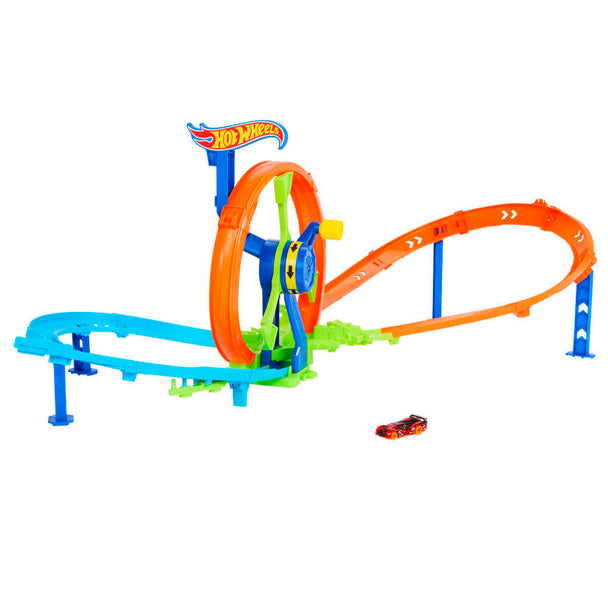 Image du circuit en forme de 8 avec la boucle booster et la zone de crash pour des cascades spectaculaires.