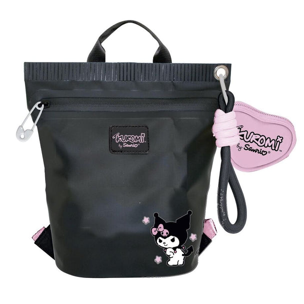 Sac à dos Hello Kitty Kuromi de la marque CERDÁ, avec un design adorable mettant en scène les deux personnages sur un fond coloré, idéal pour les fans.