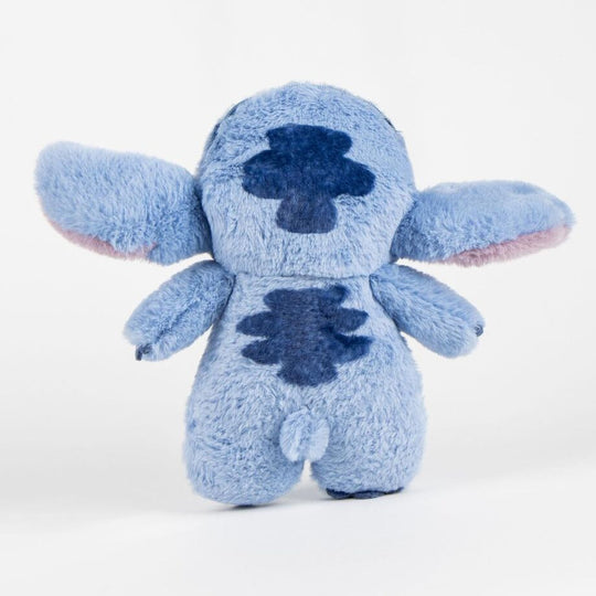 Gros plan sur la texture douce en polyester du sac peluche Stitch Disney CERDÁ