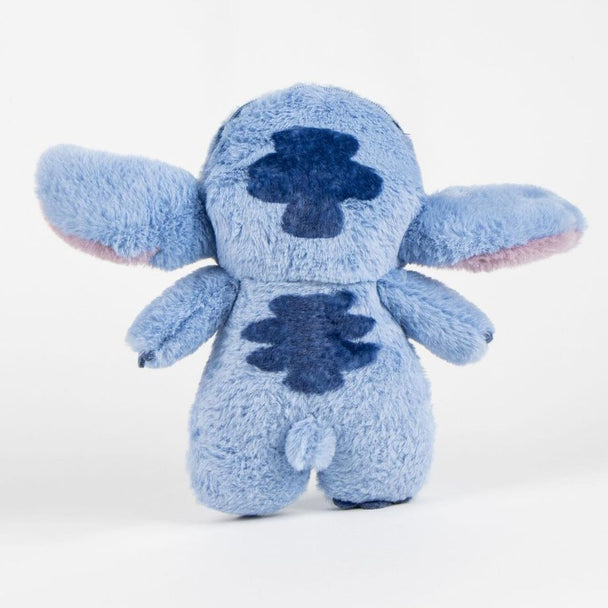 Gros plan sur la texture douce en polyester du sac peluche Stitch Disney CERDÁ