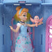 Vue rapprochée des détails colorés et décorations uniques sur la tour Disney Princess