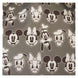 Sac à dos Loungefly Disney porté sur le dos d'une personne en extérieur