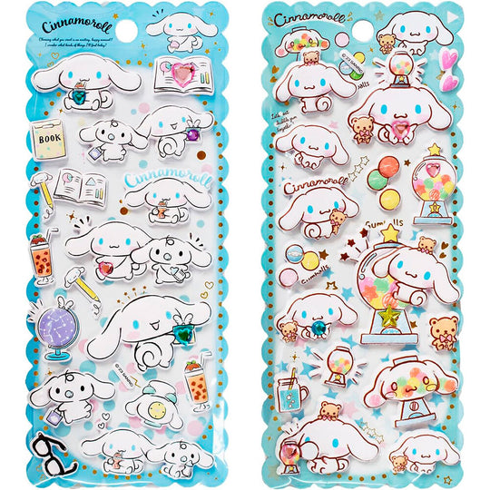 Application des stickers Hello Kitty embossés sur un carnet, illustrant leur adhérence et finition 3D