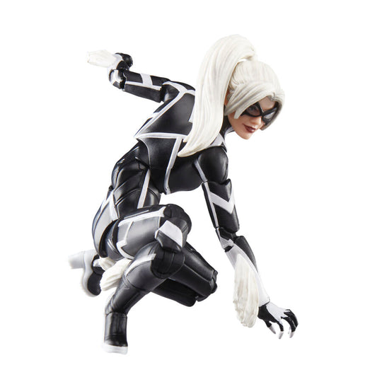 Photo de la figurine Marvel Legends Black Cat tenant un accessoire inclus