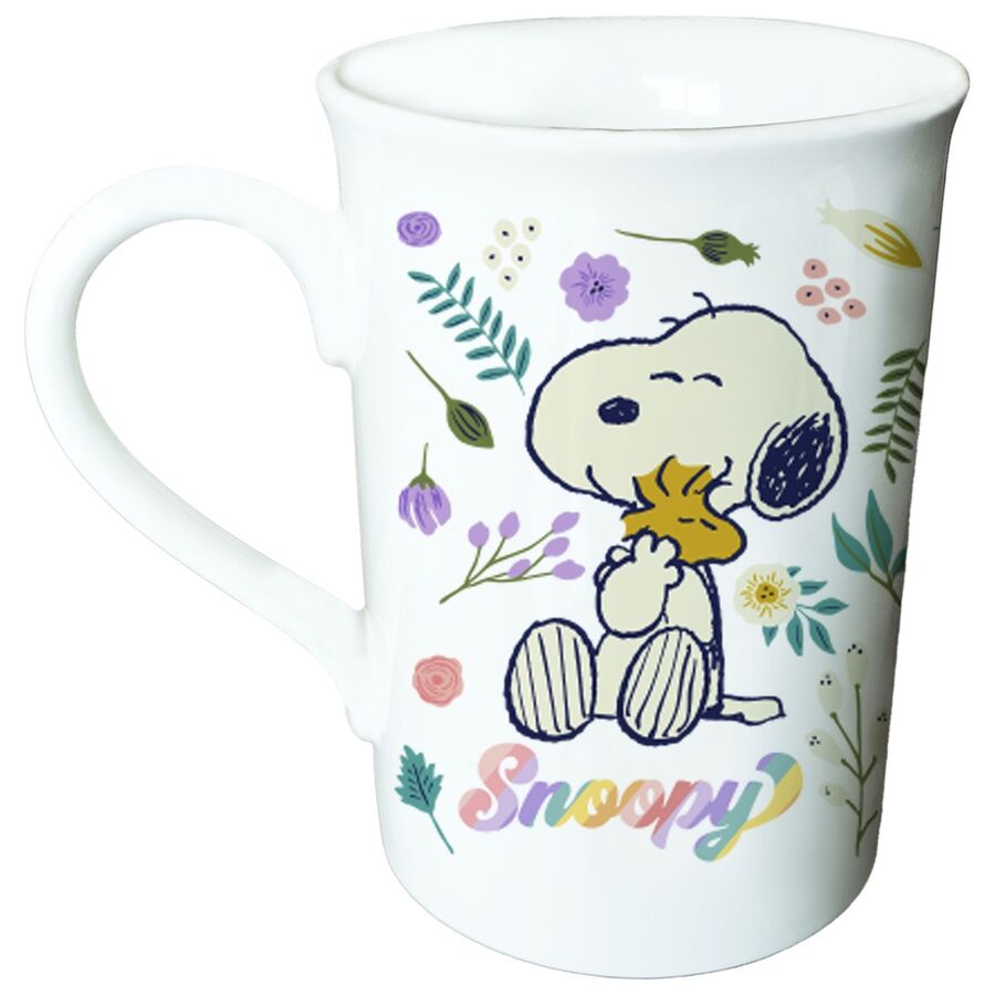 Mug en céramique de 330ml avec design Snoopy, vue de face sur fond blanc