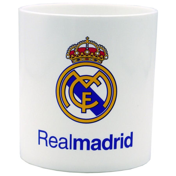 Mug Real Madrid en polypropylène blanc avec logo officiel, adapté au micro-ondes, présenté sur fond clair.