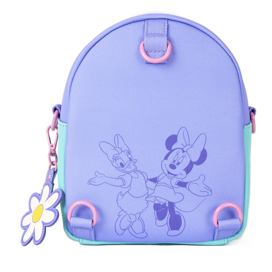 Sac à dos Loungefly Disney porté par un mannequin, illustrant sa taille compacte