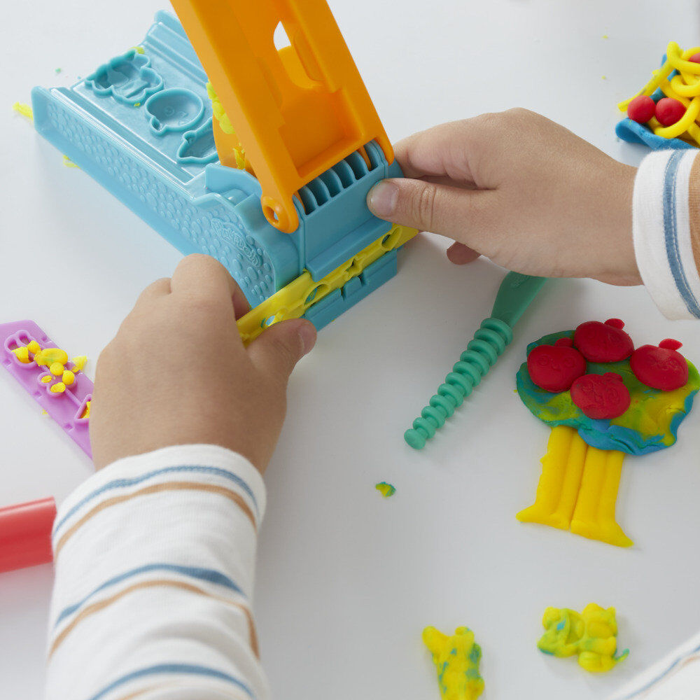 Vue rapprochée des formes créées avec le Play-Doh Fun Factory