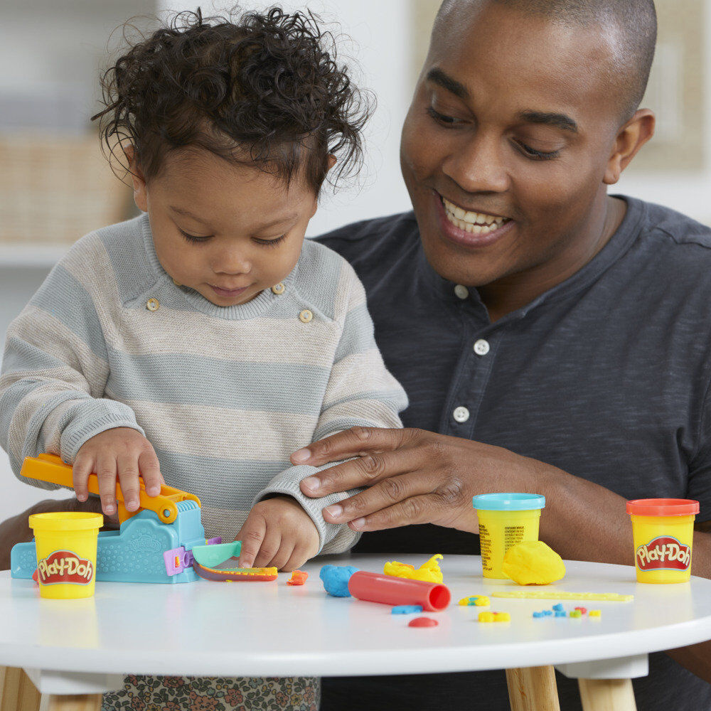 Set complet Play-Doh Fun Factory avec accessoires et pots de pâte à modeler