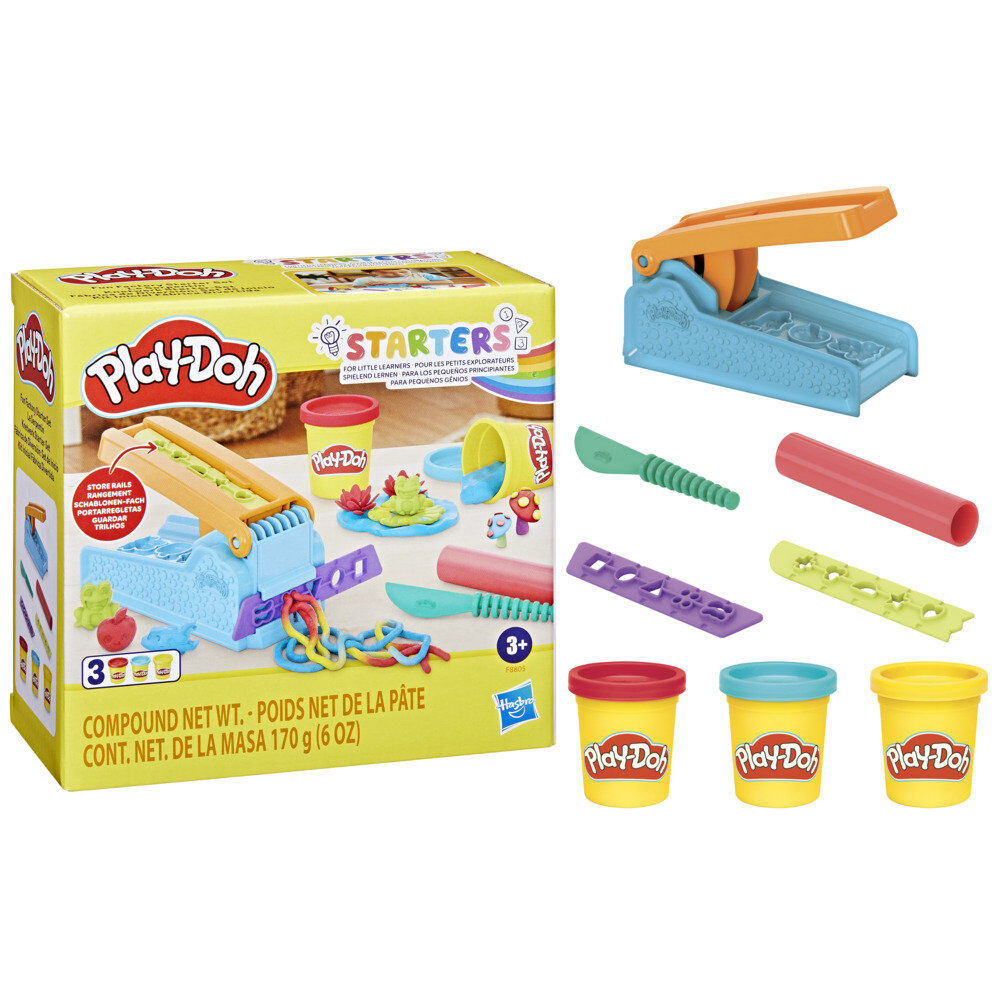 Enfant utilisant le Play-Doh Fun Factory pour presser la pâte à modeler