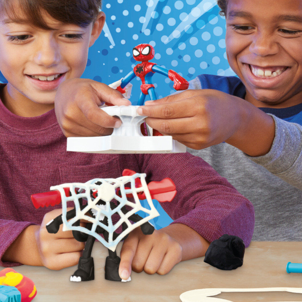 Accessoires colorés du set Play-Doh Marvel pour créer des histoires personnalisées