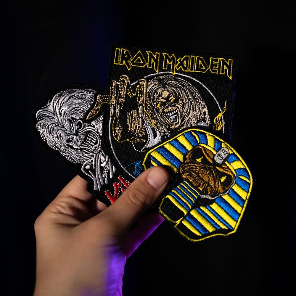 Écussons Iron Maiden prêts à être cousus ou collés sur un vêtement