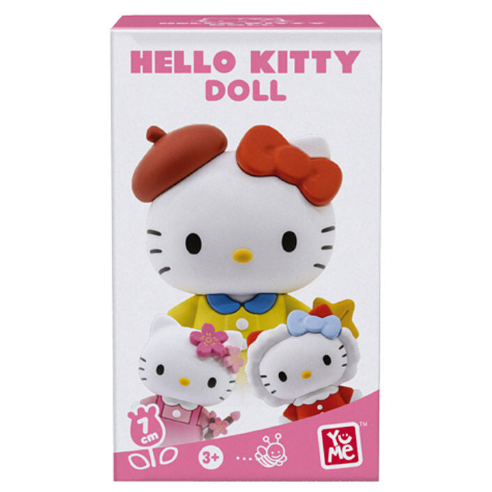 Hello Kitty assortie en PVC, détail du visage souriant et yeux noirs expressifs