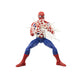 Figurine Spider-Man 77 posée avec un accessoire arachnide à la main