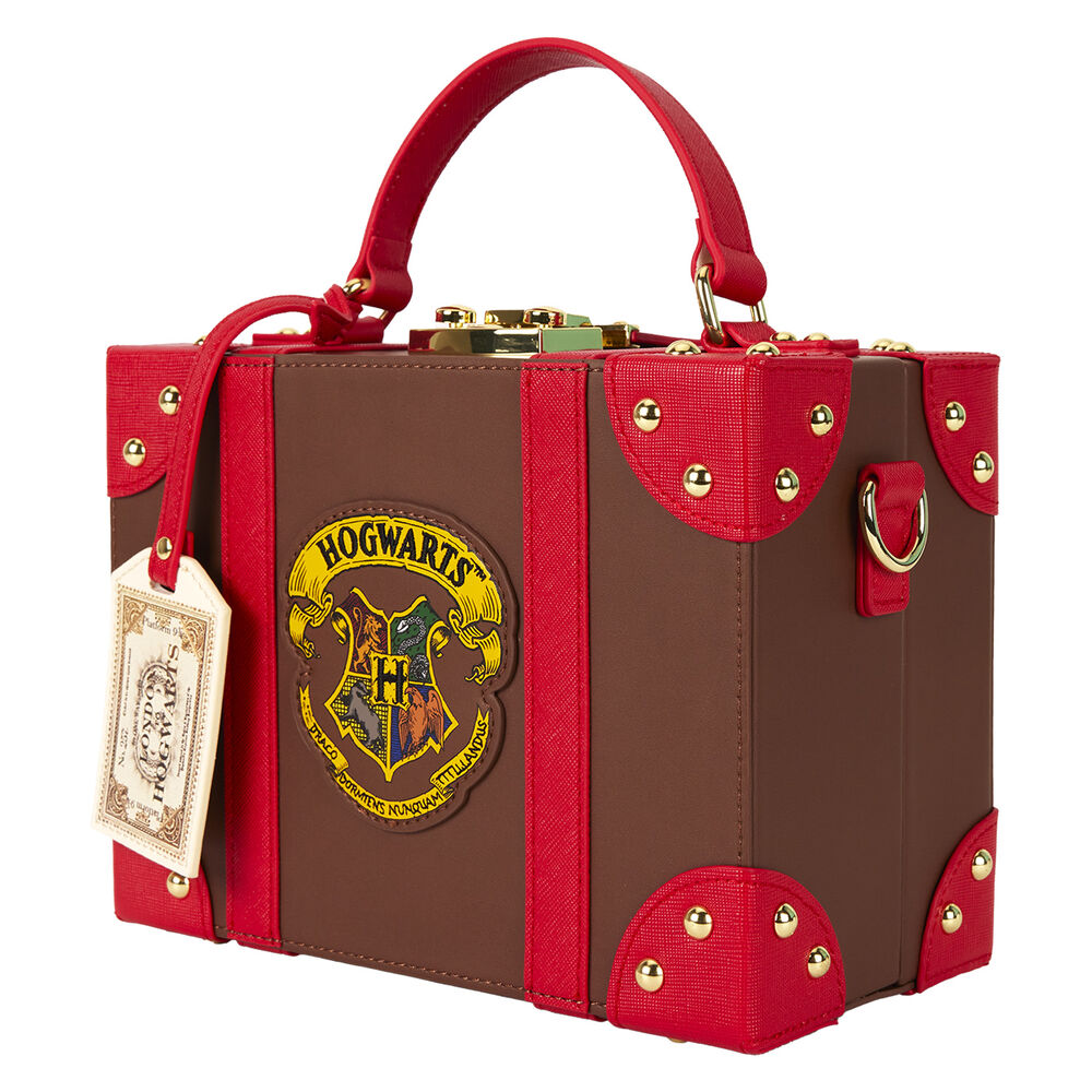 Photo du sac valise Loungefly Harry Potter avec un fond évoquant le thème magique du train