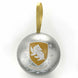 Boule de Noël Harry Potter Poufsouffle suspendue, illustrant le blason de la maison et les couleurs jaune et noir. Idéale pour décorer votre sapin de Noël.