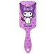 Brosse à cheveux Hello Kitty Kuromi, vue de face, montrant le design détaillé des personnages et la qualité des poils souples.