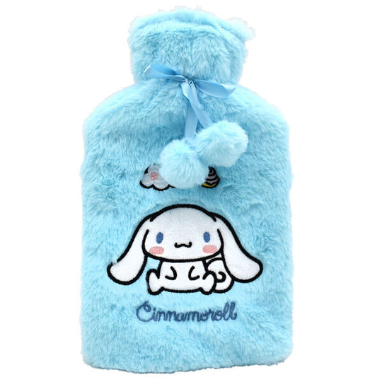 Bouillotte Hello Kitty de la marque TAKE CARE, design adorable et confortable, vue de face sur fond blanc