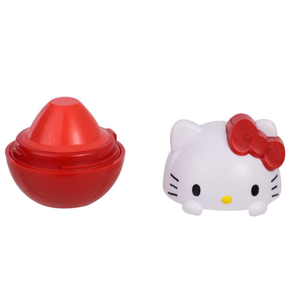 Vue rapprochée du baume à lèvres Hello Kitty montrant la texture douce et hydratante du produit