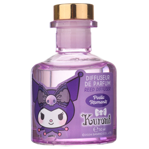 Flacon du désodorisant mikado Hello Kitty Kuromi 50ml posé sur une table en bois clair