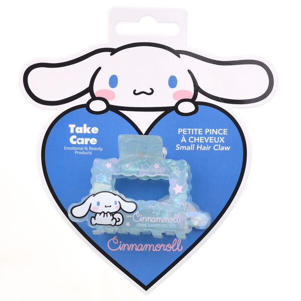 Gros plan sur la barrette Hello Kitty & Cinnamoroll montrant la qualité des matériaux et la finition