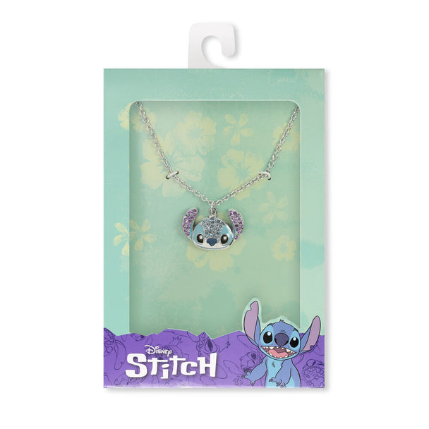Gros plan du pendentif Stitch détaillé avec pierres brillantes du collier PEERS HARDY