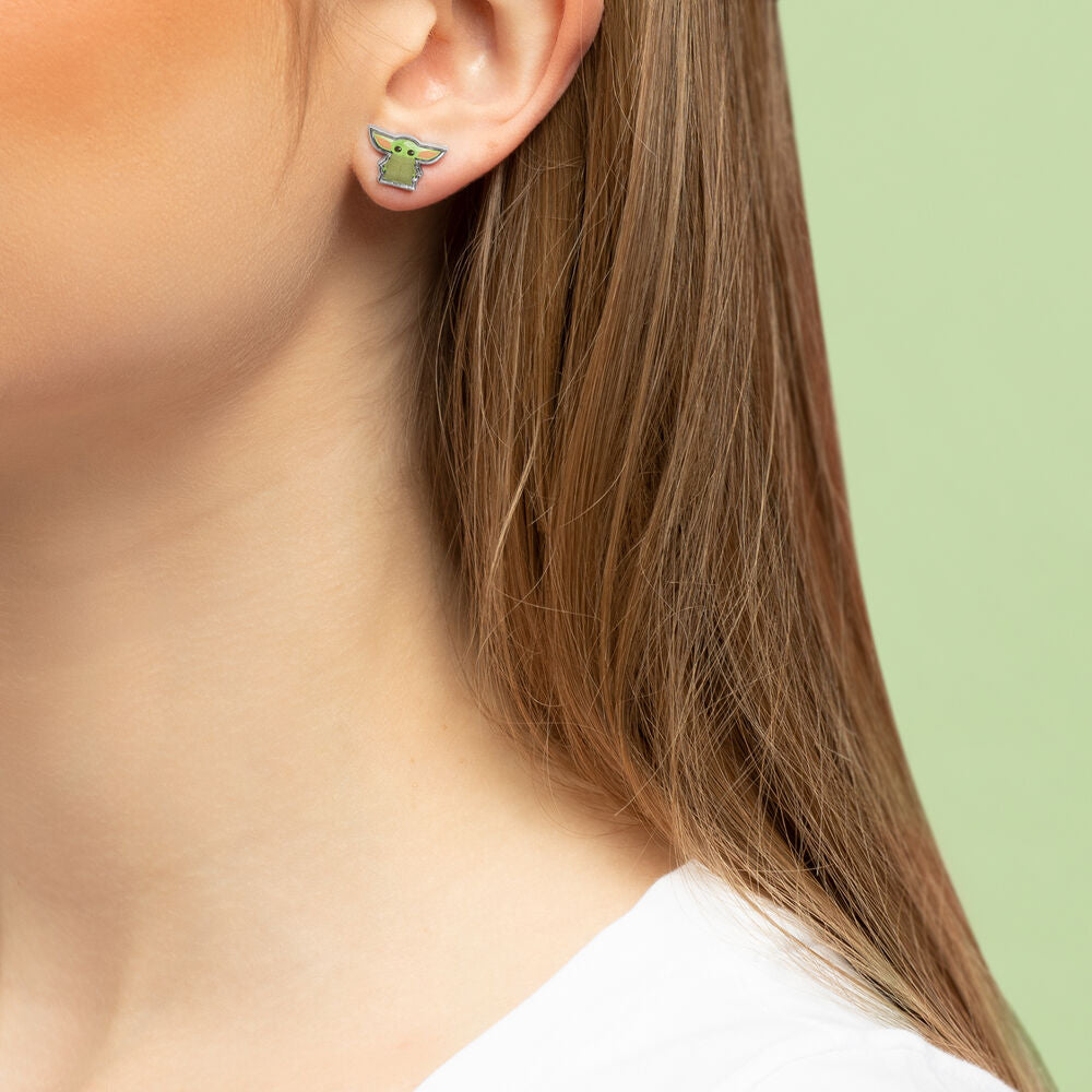 Photo détaillée des boucles d'oreilles PEERS HARDY avec focus sur la qualité des matériaux utilisés