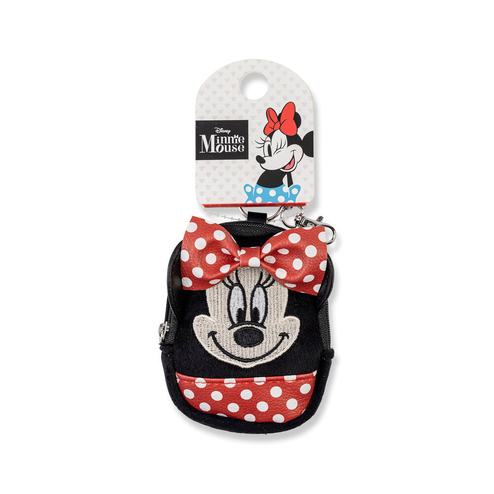 Gros plan sur le design 3D détaillé de Minnie Mouse sur le porte-clés mini sac à dos