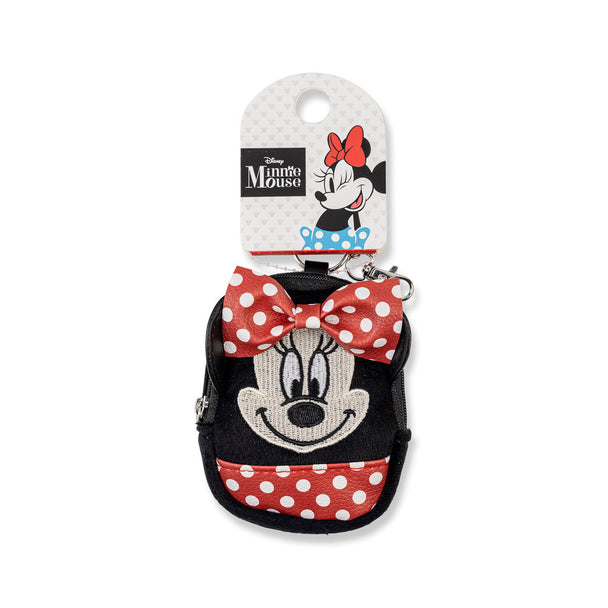 Gros plan sur le design 3D détaillé de Minnie Mouse sur le porte-clés mini sac à dos