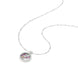Gros plan sur le pendentif du collier Mickey et Minnie avec pierres roses et argentées