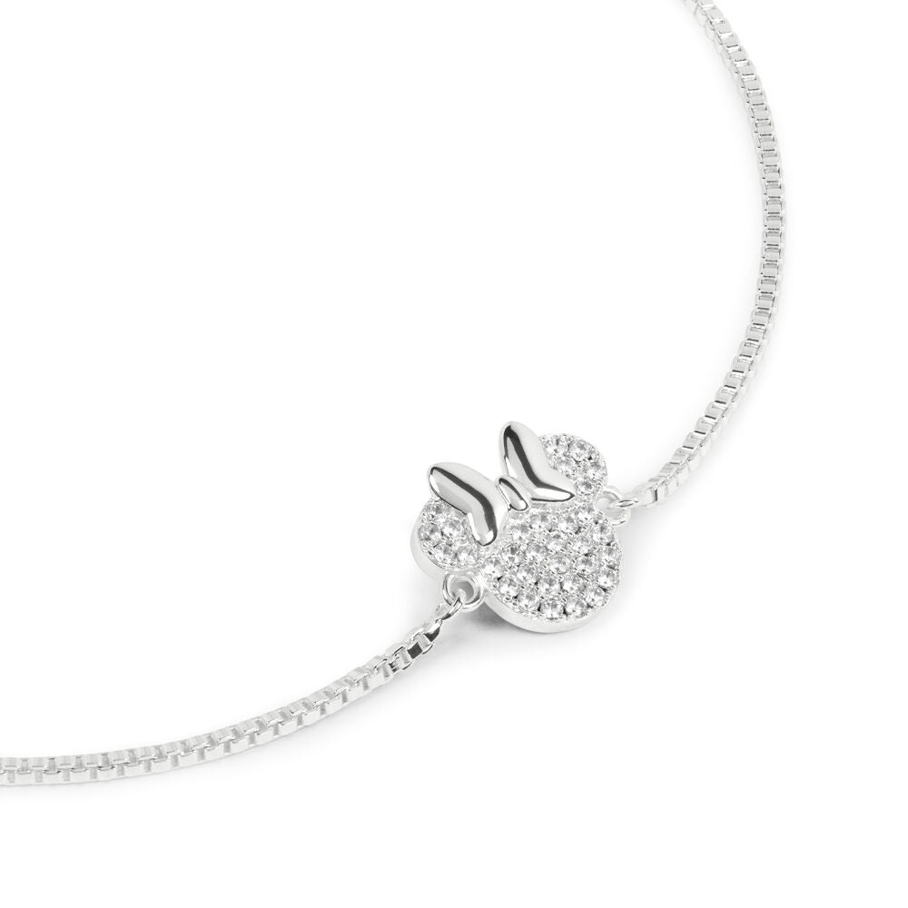 Détail du charm Minnie Mouse en pierre cubic zirconia sur bracelet argenté PEERS HARDY