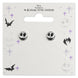 Zoom sur le détail des boucles d'oreilles Jack Skellington Disney avec finition argentée brillante