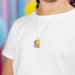 Boîte cadeau élégante contenant le collier officiel Disney Winnie l'Ourson PEERS HARDY