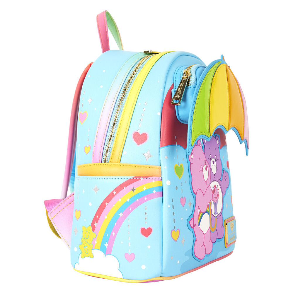 Vue latérale du sac à dos Care Bears montrant la profondeur et les poches latérales