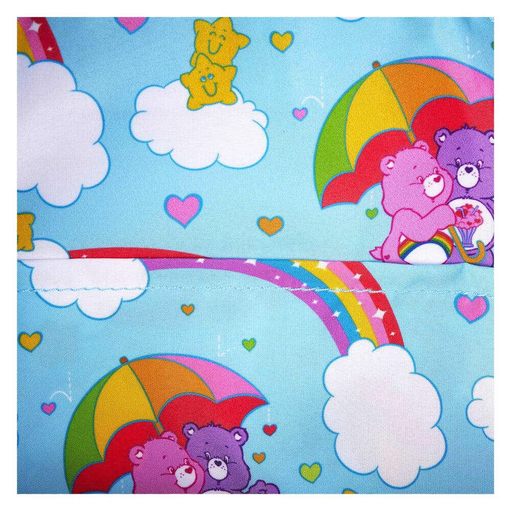 Intérieur du sac à dos Loungefly Care Bears avec compartiments organisés