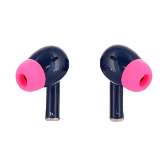Casque Disney Stitch posé sur une surface blanche mettant en valeur ses détails et finitions